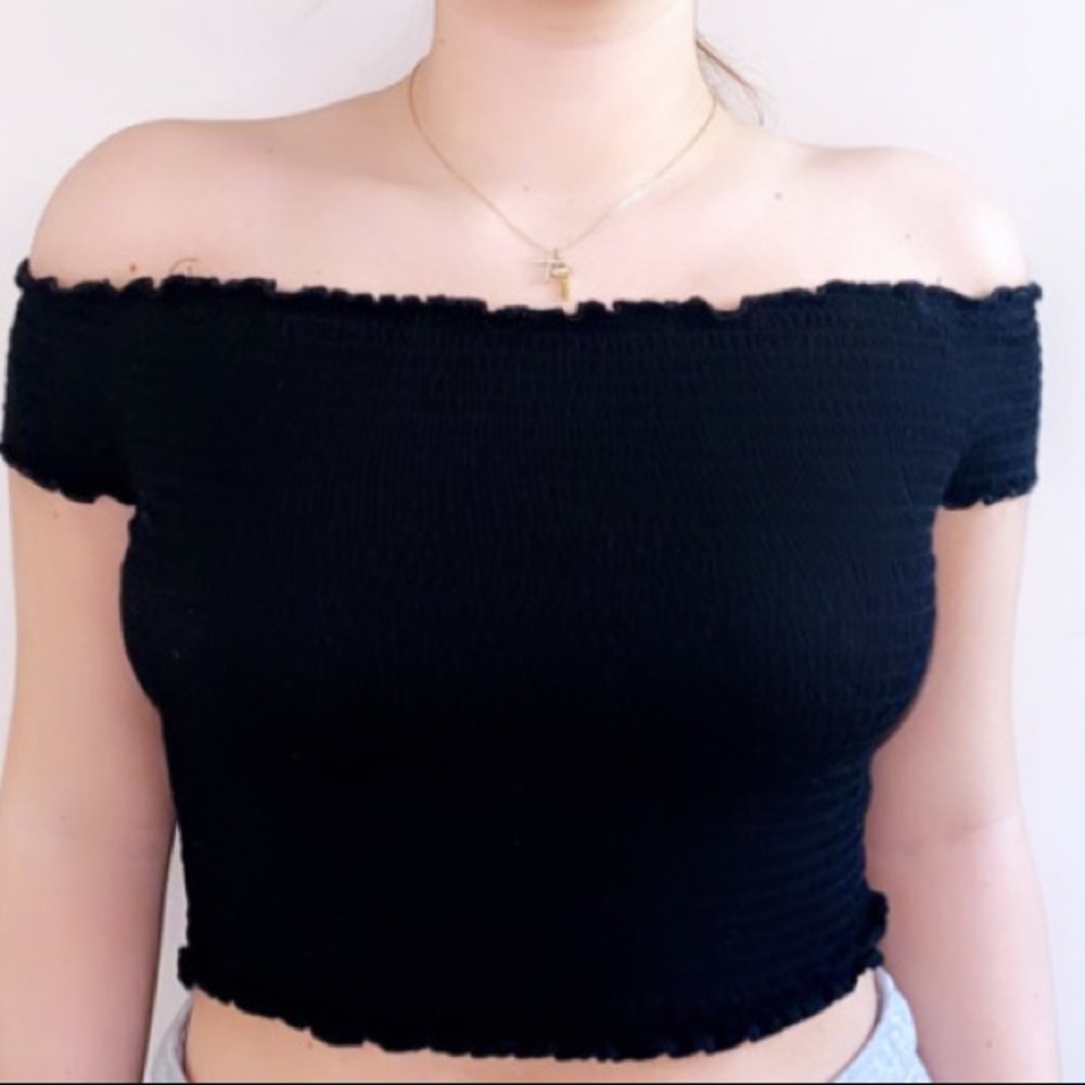 Brandy Melville off shoulder Crop top
